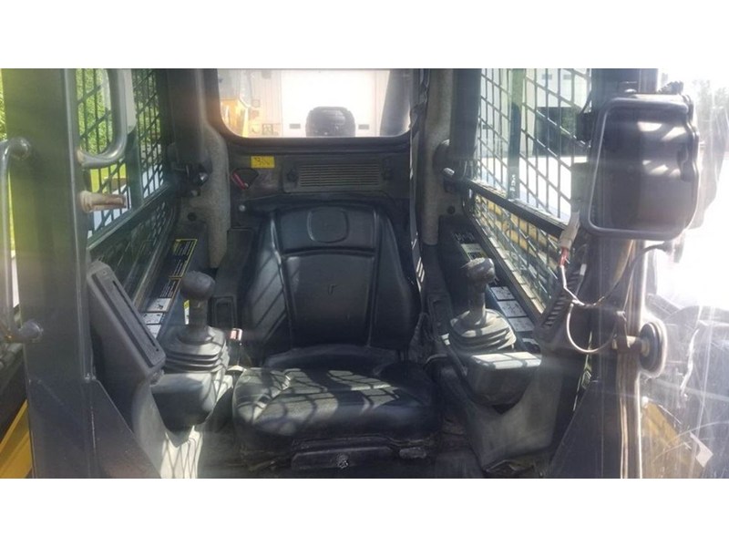 2015 John Deere 329E Skidsteer